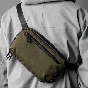 Alpaka NWOT Army Green Elements Tech Case Mini Sling Bag Travel Commuter Utility
